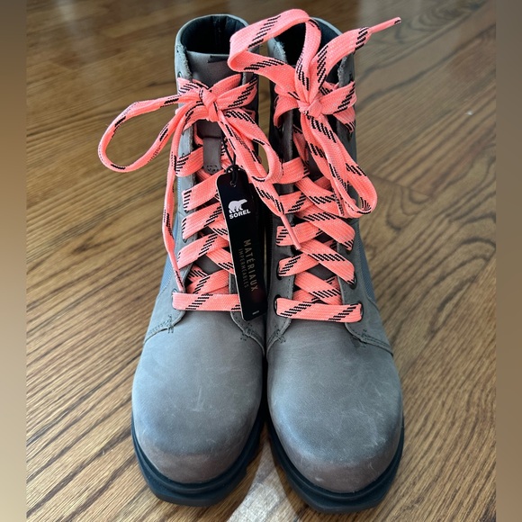 Sorel Women's Joan of Arctic Wedge III Lexie Boot, Waterproof Leather Wedge - Picture 3 of 6